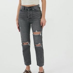 BDG High-Waisted Slim Straight Jean – Washed Black Size 27